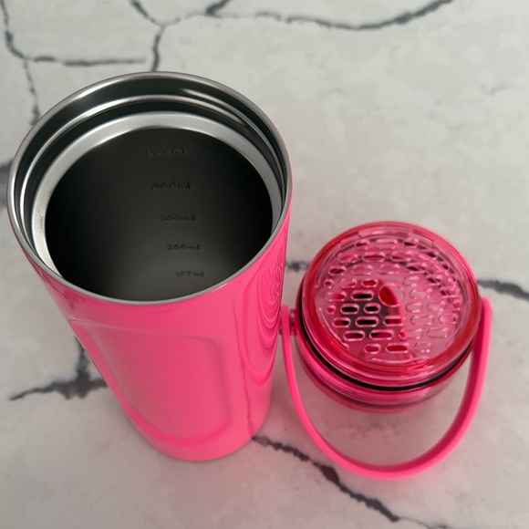 BrüMate 26 oz. Multishaker - Neon Pink - Picture 3 of 6